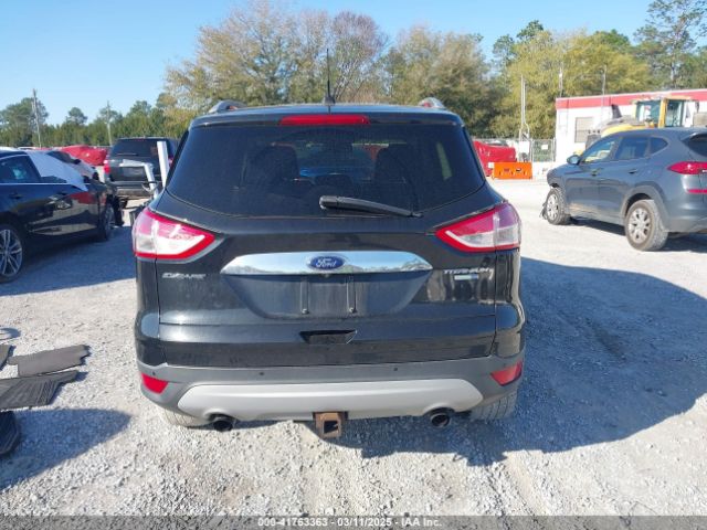 1FMCU9J95EUC65558 Ford Escape Titanium