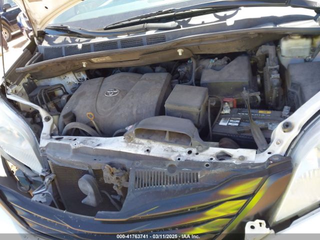 5TDZZ3DC2HS771930 Toyota Sienna L 7 Passenger