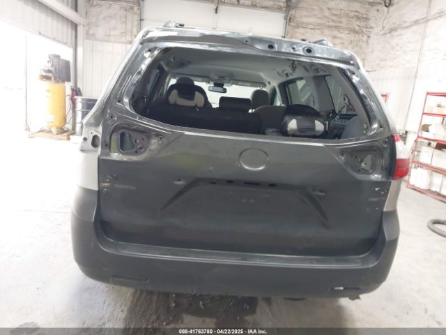 5TDKZ3DC4JS948422 Toyota Sienna Le 8 Passenger
