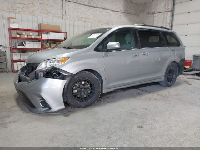 5TDKZ3DC4JS948422 Toyota Sienna Le 8 Passenger