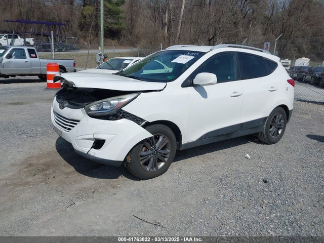 KM8JU3AG1FU112289 Hyundai TUCSON SE