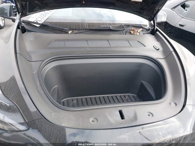 7SAYGDEF9NF529882 Tesla 2022