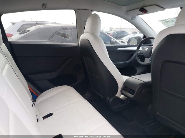 7SAYGDEF9NF529882 Tesla 2022