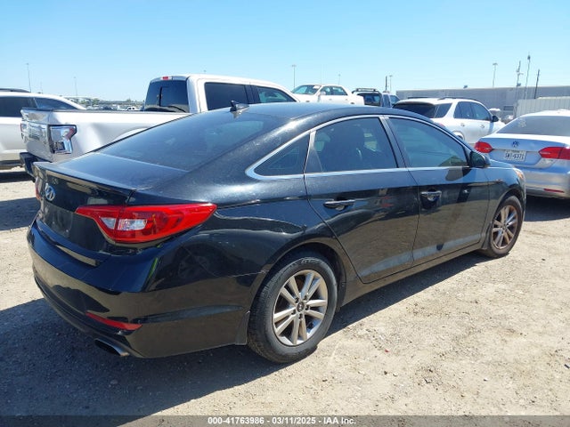 Hyundai SONATA SE 2015 5NPE24AFXFH241392 Image 4