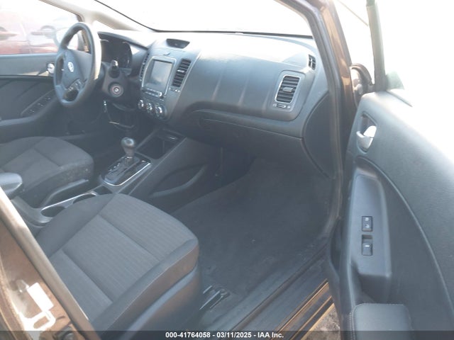 3KPFL4A7XJE183503 KIA FORTE LX