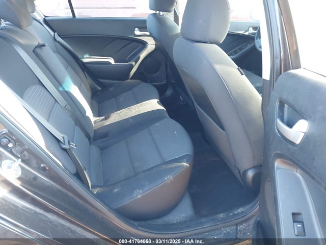 3KPFL4A7XJE183503 KIA FORTE LX