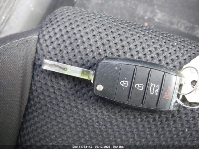 5XXGT4L34KG360277 KIA Optima Lx