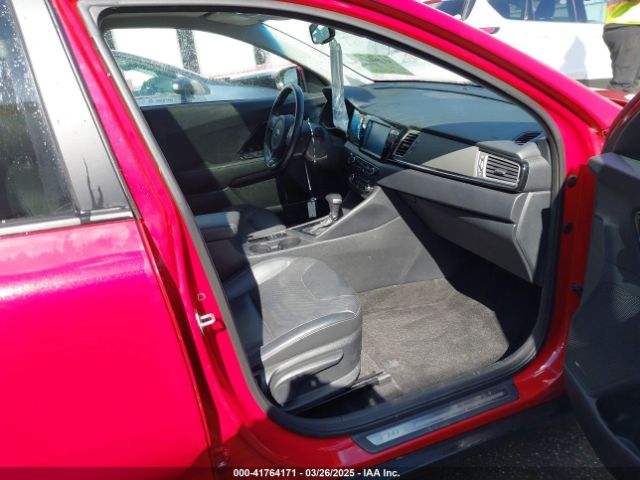 KNDCE3LC6J5119973 KIA Niro Touring