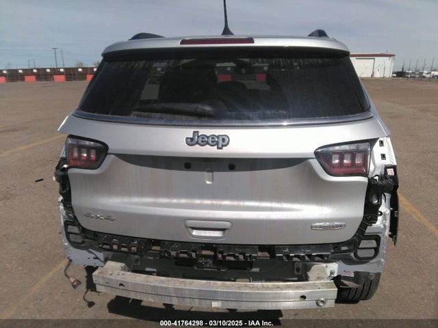 Jeep Compass Latitude 4x4 2024 3C4NJDBN0RT111067 Image 17
