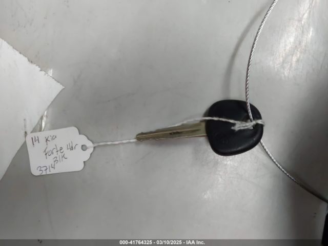 KNAFK4A6XE5163714 KIA FORTE LX