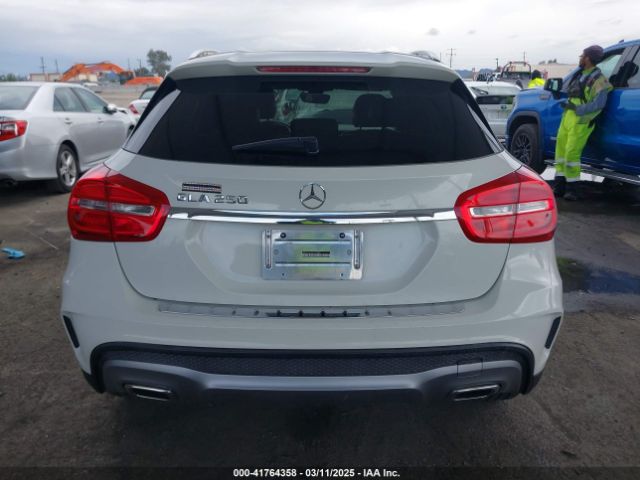 WDCTG4EB5FJ118004 Mercedes-Benz GLA 250
