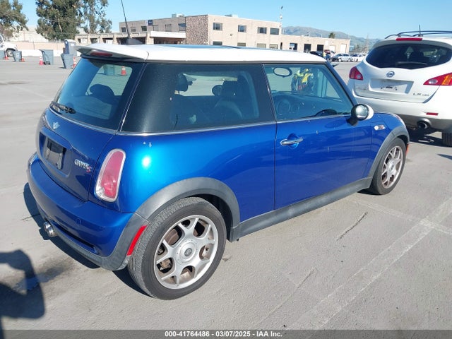 2005 MINI COOPER S WMWRE33425TG95600 Photo 3