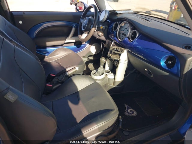 2005 MINI COOPER S WMWRE33425TG95600 Photo 4