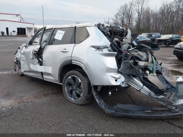 5N1BT3BA1SC796603 Nissan Rogue Sv Fwd