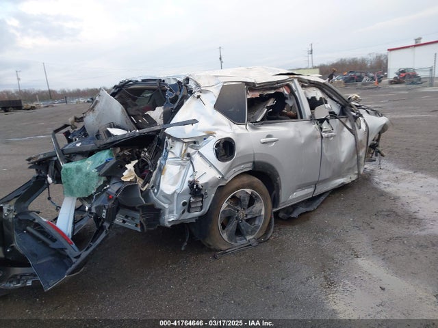 5N1BT3BA1SC796603 Nissan Rogue Sv Fwd