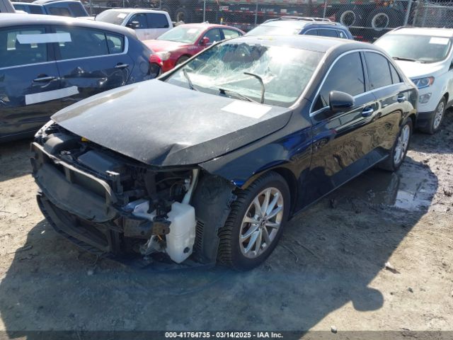 WDD3G4EB6LW037703 Mercedes-Benz A 220