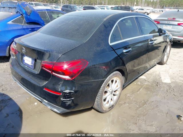 WDD3G4EB6LW037703 Mercedes-Benz A 220