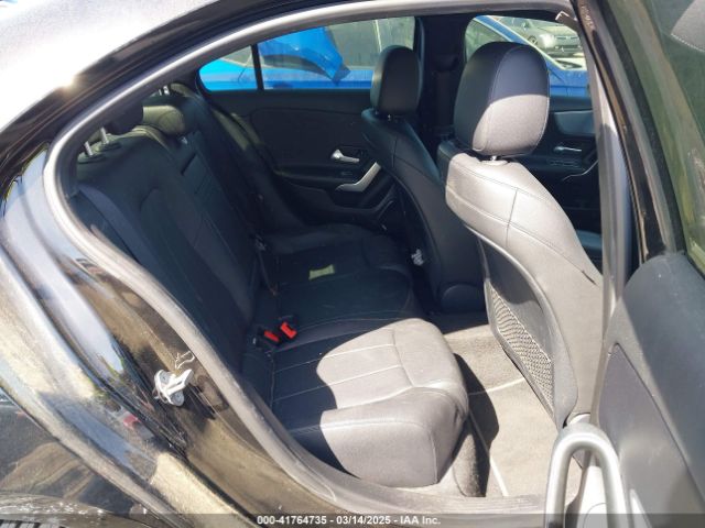 WDD3G4EB6LW037703 Mercedes-Benz A 220