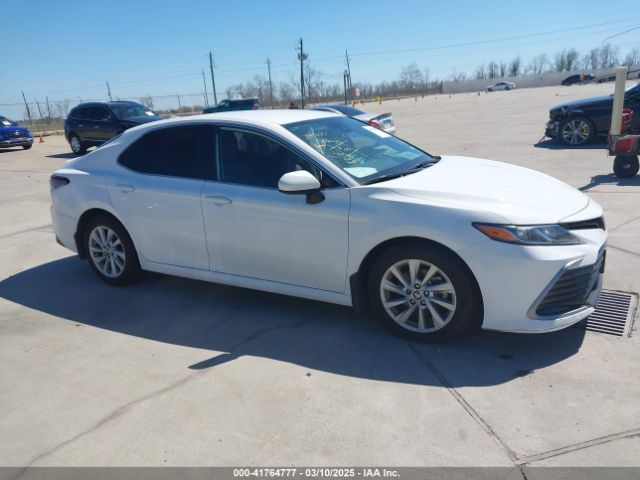4T1C11AK7NU655252 Toyota CAMRY LE