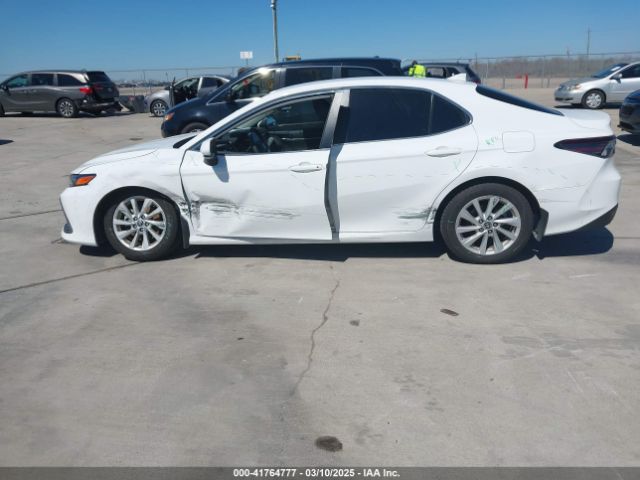 4T1C11AK7NU655252 Toyota CAMRY LE