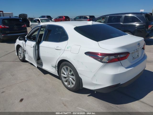 4T1C11AK7NU655252 Toyota CAMRY LE