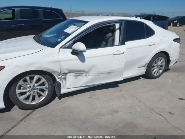 4T1C11AK7NU655252 Toyota CAMRY LE