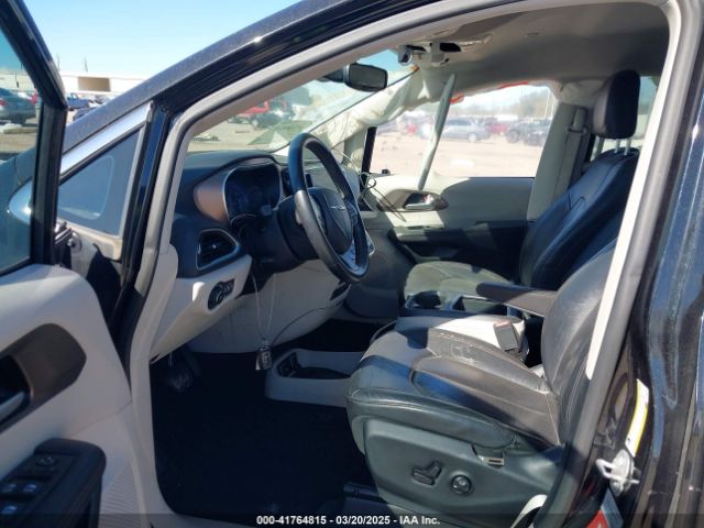 2C4RC1EG7HR688834 Chrysler Pacifica Touring-l Plus