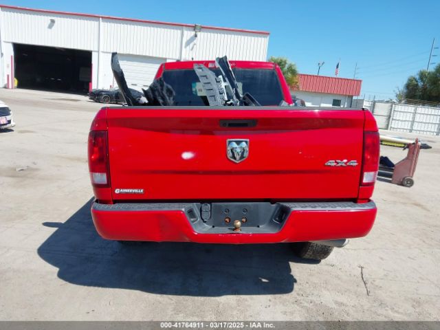 1C6RR7FG6KS531809 RAM 1500 Classic Express Quad Cab 4x4 6'4 Box