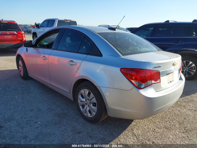 1G1PA5SHXF7131439 Chevrolet Cruze Ls Auto