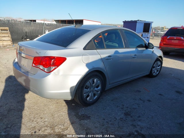 1G1PA5SHXF7131439 Chevrolet Cruze Ls Auto