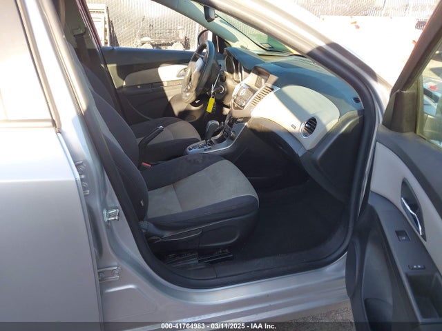 1G1PA5SHXF7131439 Chevrolet Cruze Ls Auto