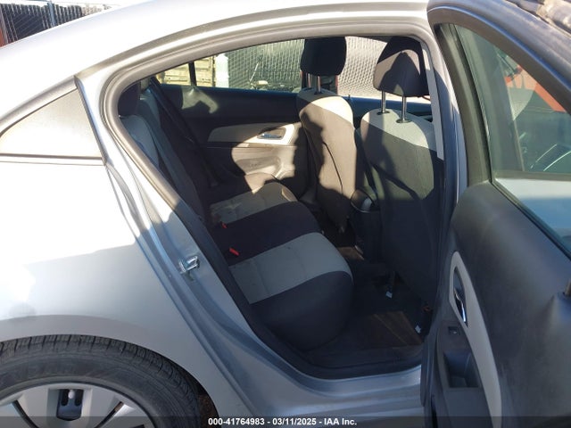 1G1PA5SHXF7131439 Chevrolet Cruze Ls Auto