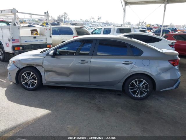3KPF24AD2PE505360 KIA Forte Lxs