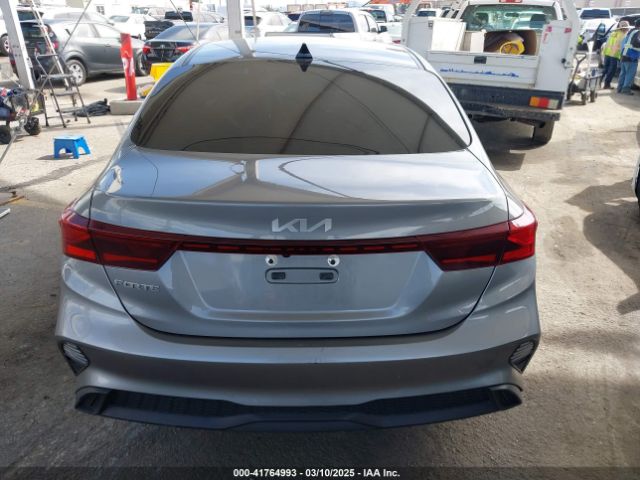 3KPF24AD2PE505360 KIA Forte Lxs