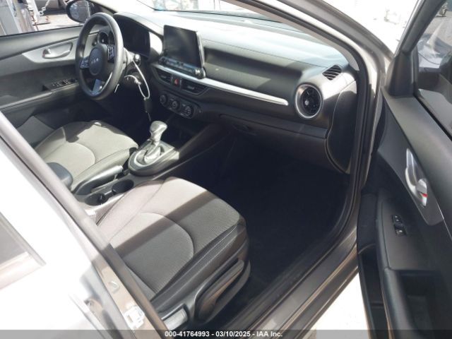 3KPF24AD2PE505360 KIA Forte Lxs