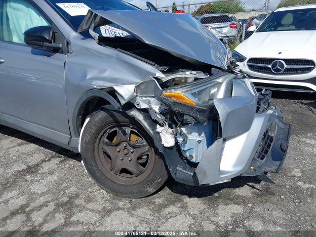 2T3ZFREVXGW288162 Toyota RAV4 LE