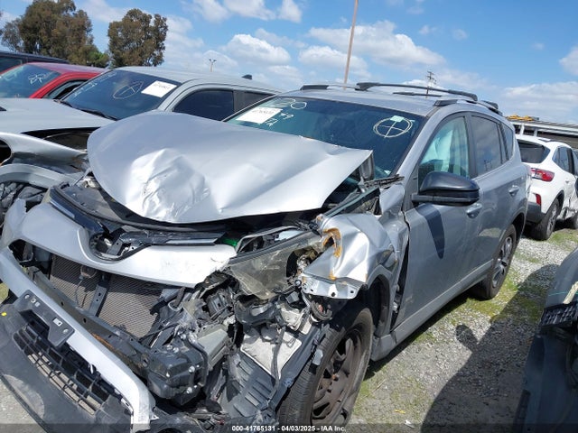 2T3ZFREVXGW288162 Toyota RAV4 LE