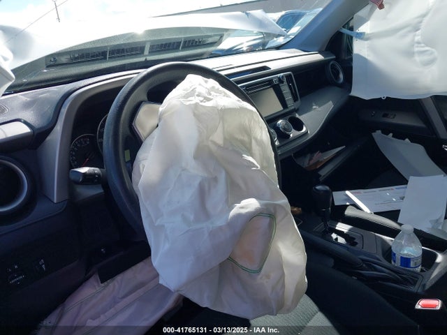 2T3ZFREVXGW288162 Toyota RAV4 LE