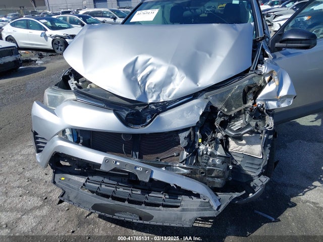 2T3ZFREVXGW288162 Toyota RAV4 LE