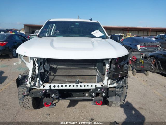 3GCPYFED0MG262382 Chevrolet Silverado 1500 4wd  Short Bed Lt Trail Boss