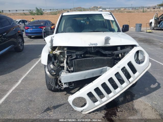 1C4NJPFB2HD184608 Jeep Patriot Latitude Fwd