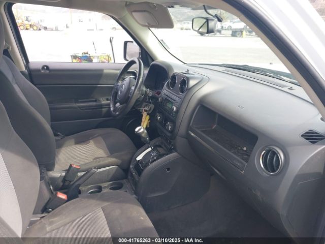 1C4NJPFB2HD184608 Jeep Patriot Latitude Fwd