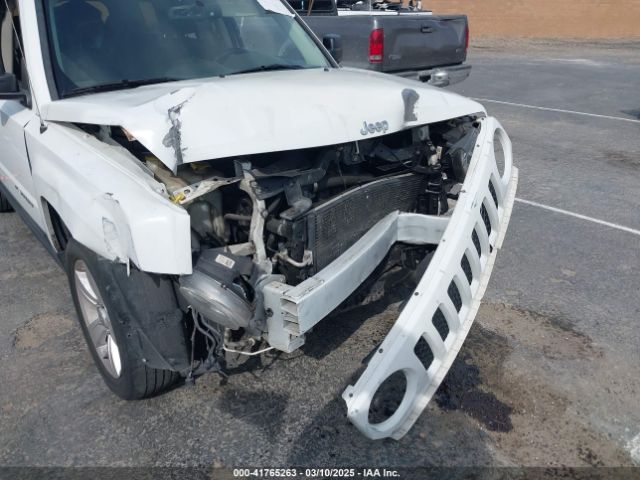 1C4NJPFB2HD184608 Jeep Patriot Latitude Fwd