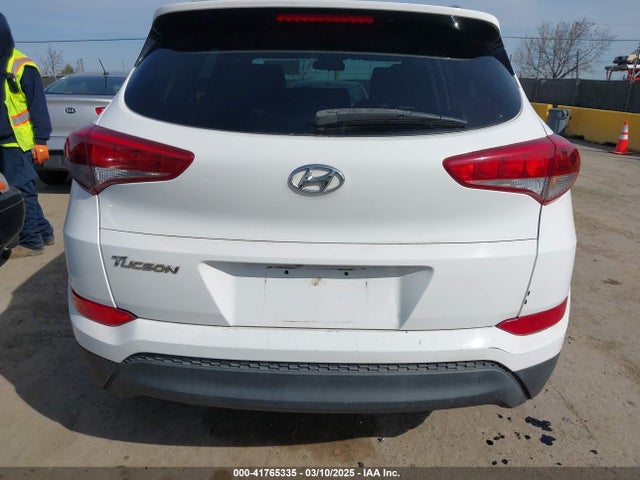 Hyundai TUCSON SE 2016 KM8J33A44GU063082 Image 16
