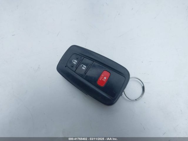 JTDKARFU3H3031631 Toyota Prius Three Touring