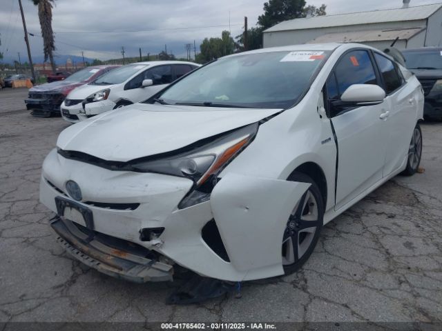 JTDKARFU3H3031631 Toyota Prius Three Touring