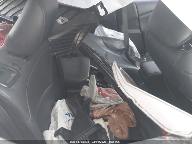 JTDKARFU3H3031631 Toyota Prius Three Touring