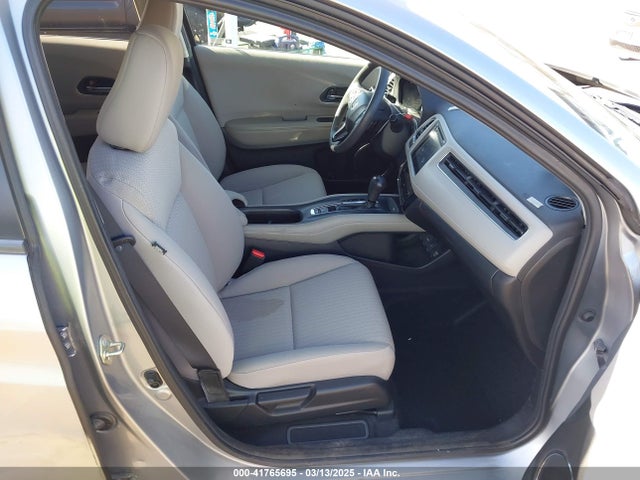 3CZRU5H58HG705588 Honda HR-V EX