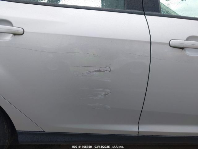 1FADP3F25GL384296 Ford FOCUS SE