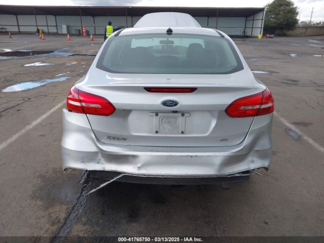 1FADP3F25GL384296 Ford FOCUS SE